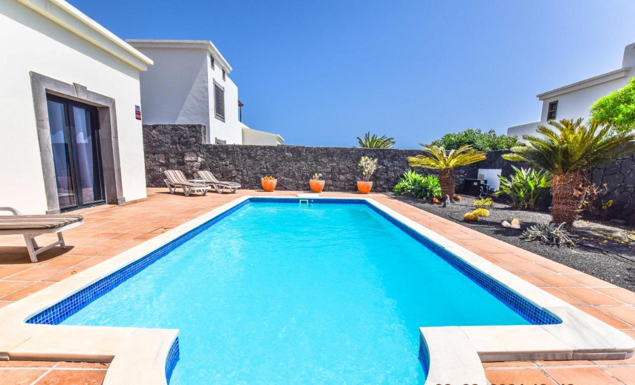 216 - Villa Helena By Villas Now Ltd Playa Blanca  Exterior photo